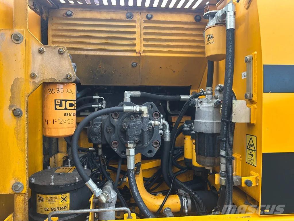 JCB JS220LC Raupenbagger