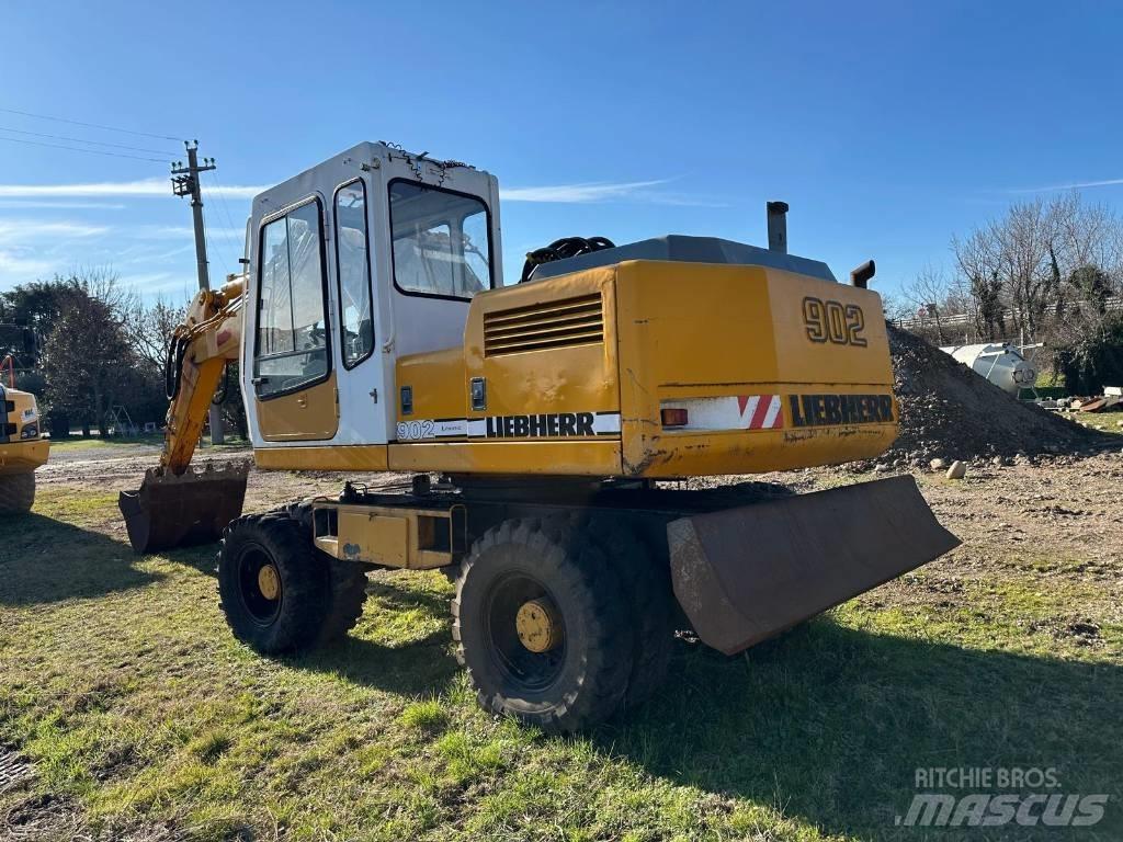 Liebherr 902 Mobilbagger
