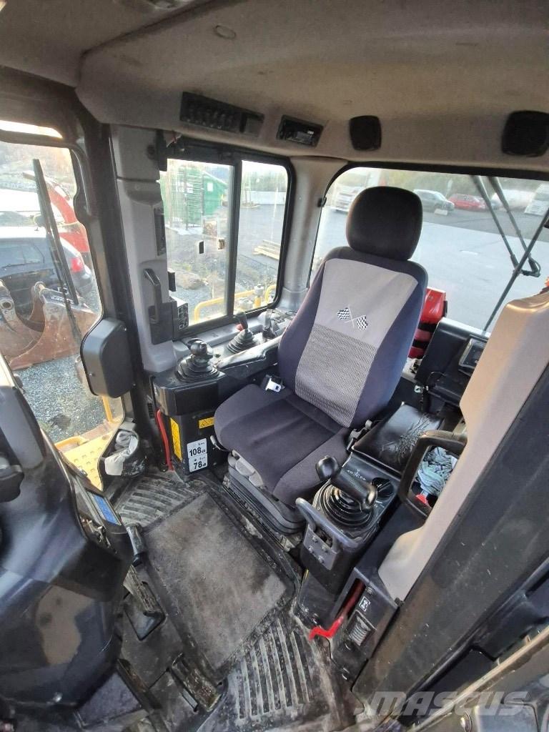 Komatsu D65 pxi Bulldozer