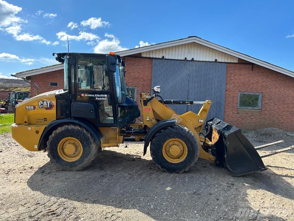 CAT 906 Radlader