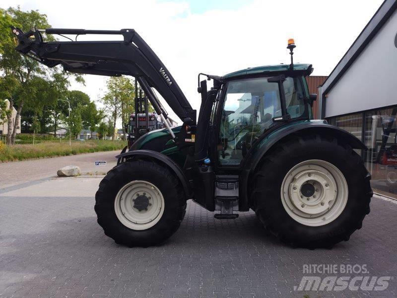 Valtra N134 A Traktoren