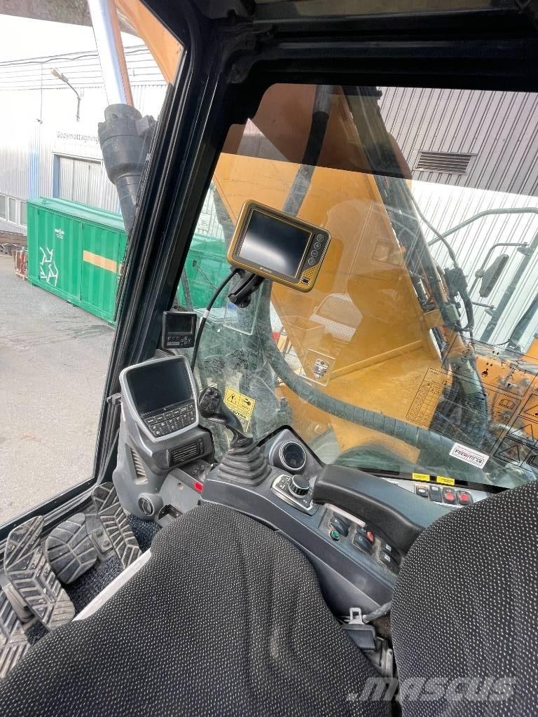 Hyundai HX 260 L Raupenbagger
