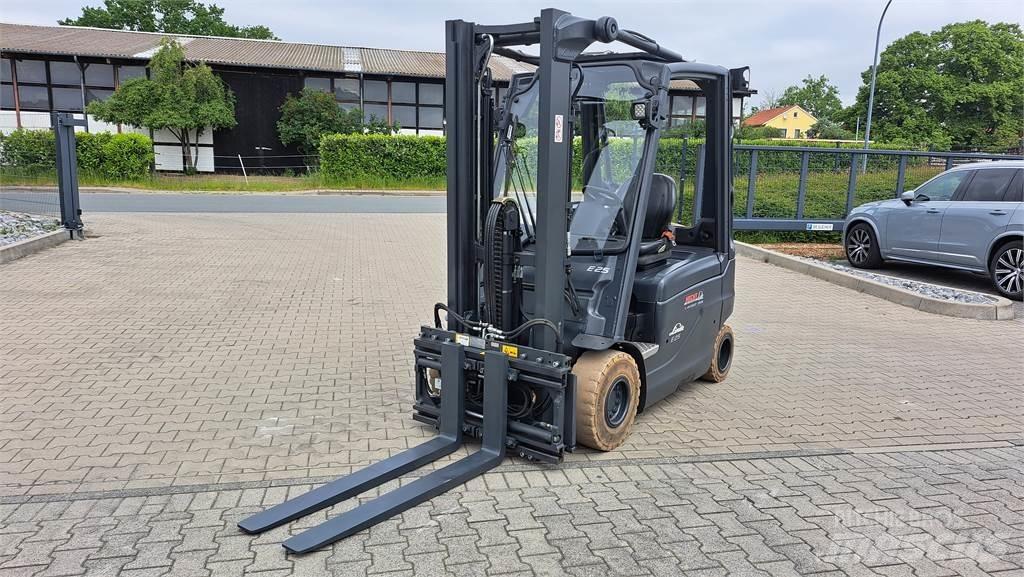 Linde E25-01 Elektrostapler