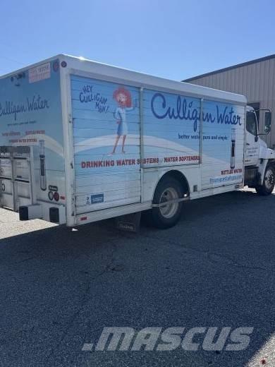 Hino 268 Getränkewagen