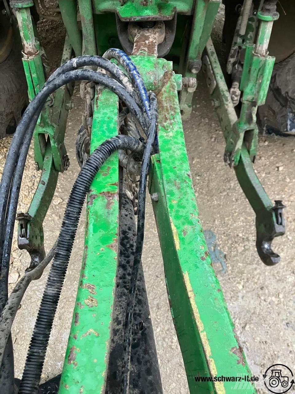 John Deere 590 Rundballenpressen