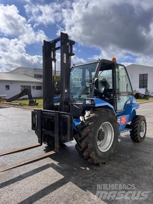 Manitou MC30-4W Geländestapler