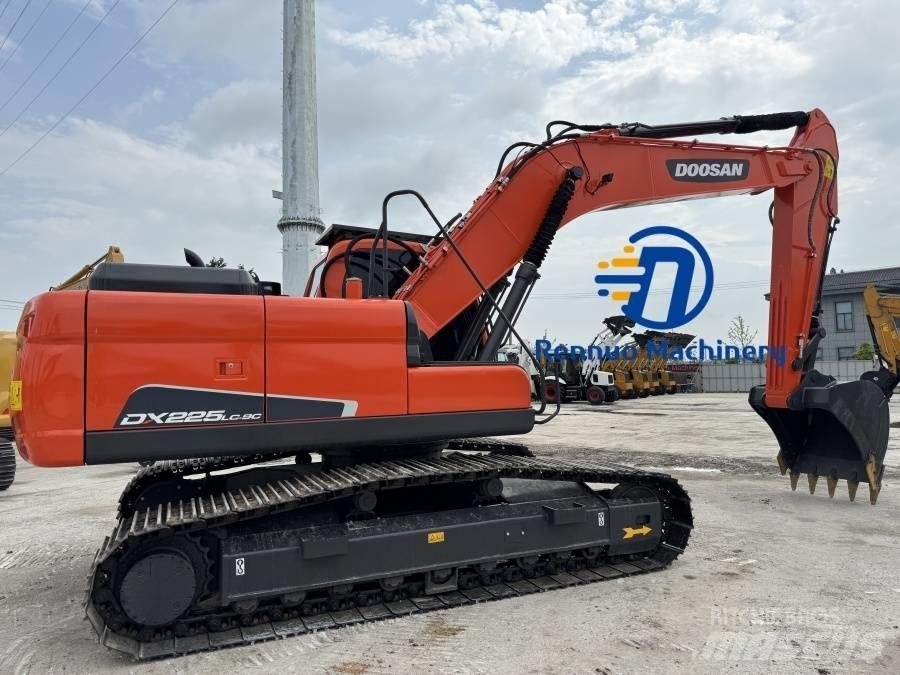 Doosan DX 225 LC-9C Raupenbagger