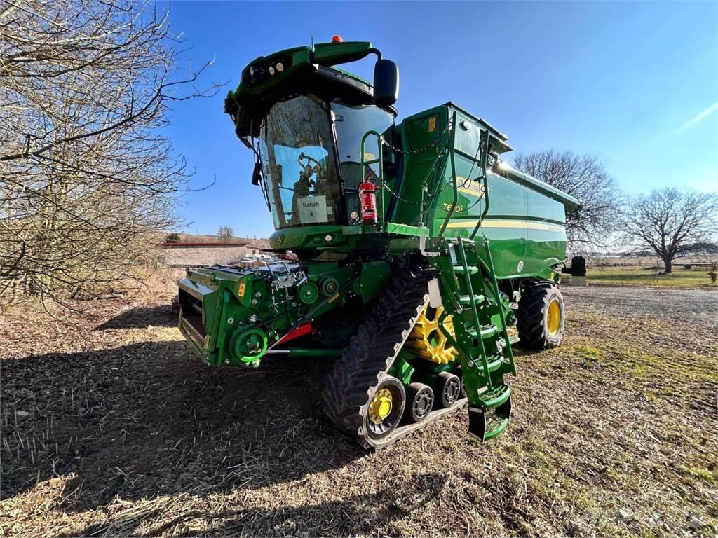 John Deere T670i Mähdrescher
