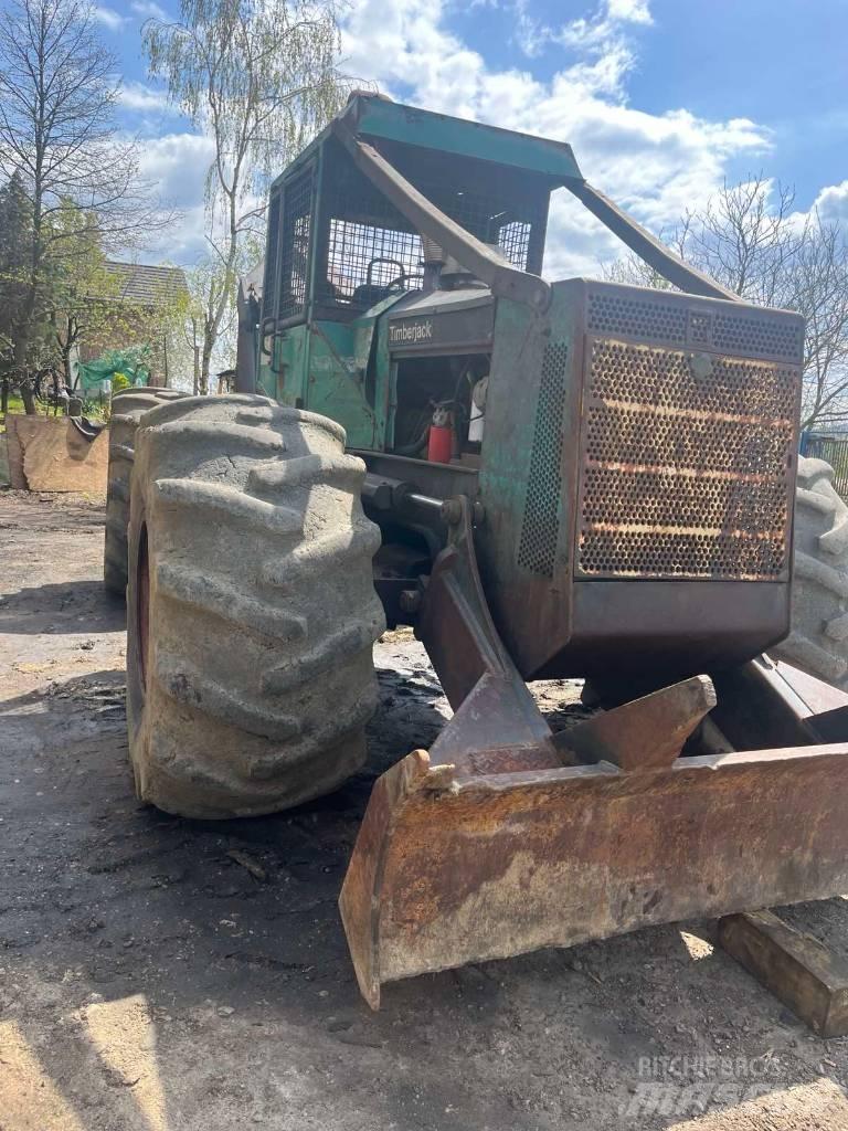 Timberjack 450C Stammholzschlepper