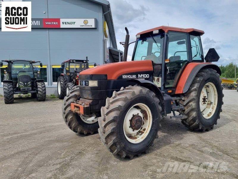 New Holland M100 Traktoren
