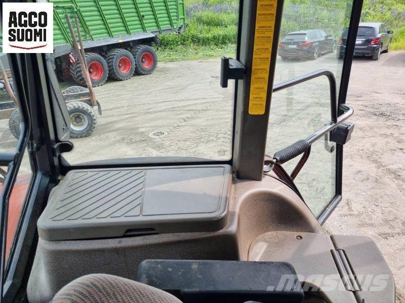 New Holland M100 Traktoren