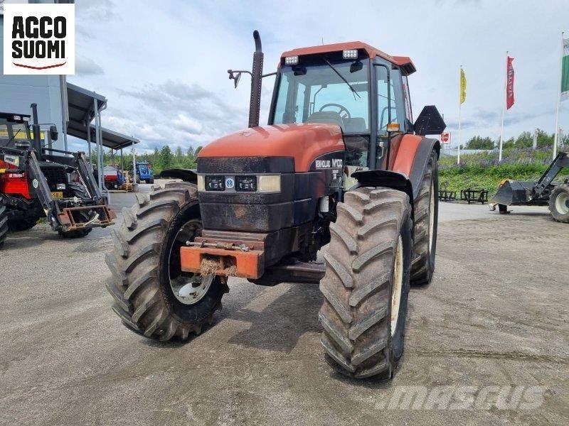 New Holland M100 Traktoren