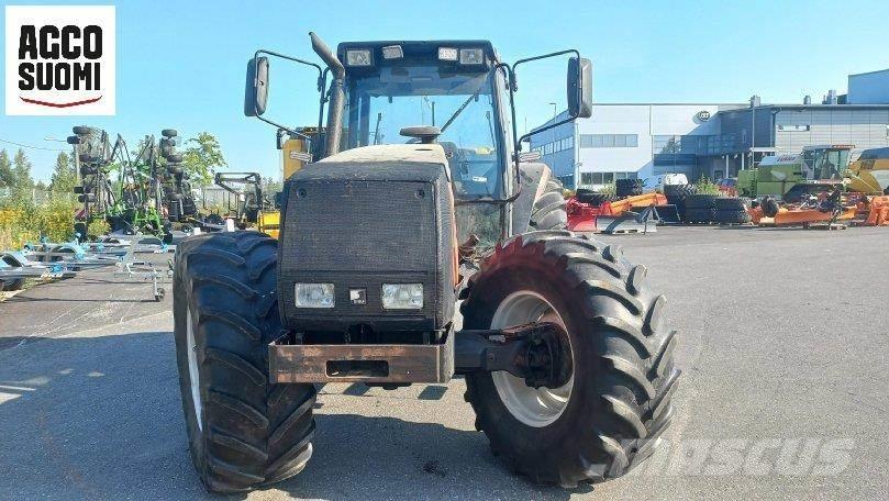 Valmet 8550 MEGA Traktoren