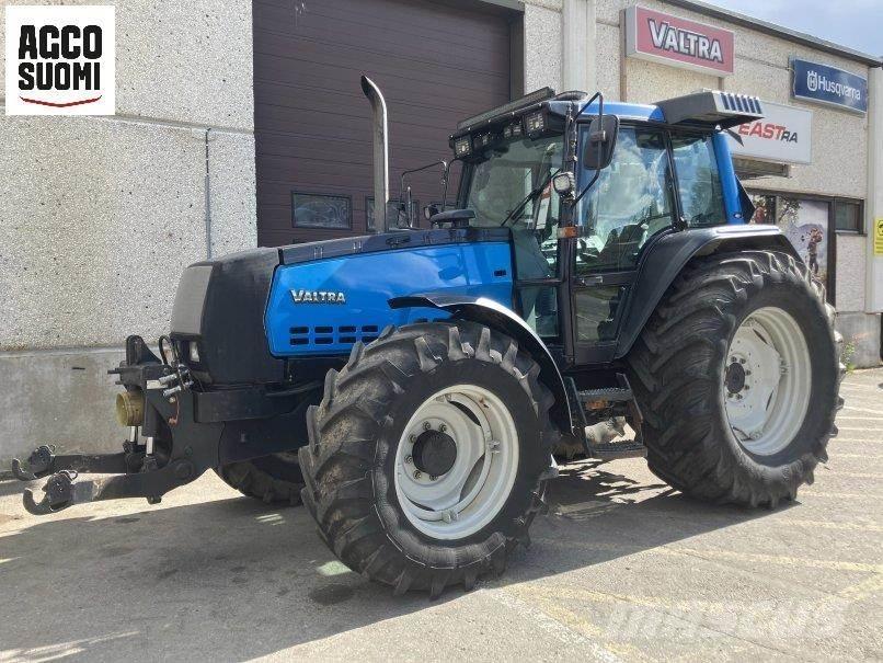 Valtra 8050 MEGA Traktoren