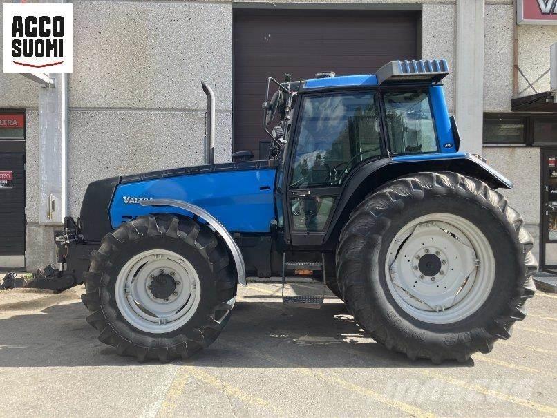 Valtra 8050 MEGA Traktoren