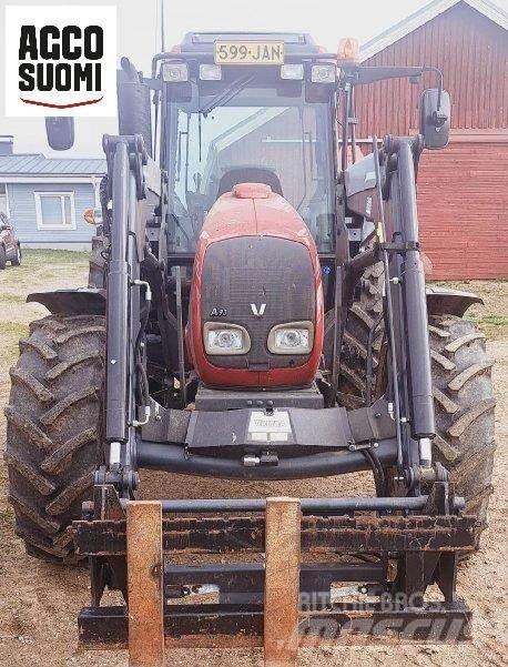 Valtra A93 H Traktoren