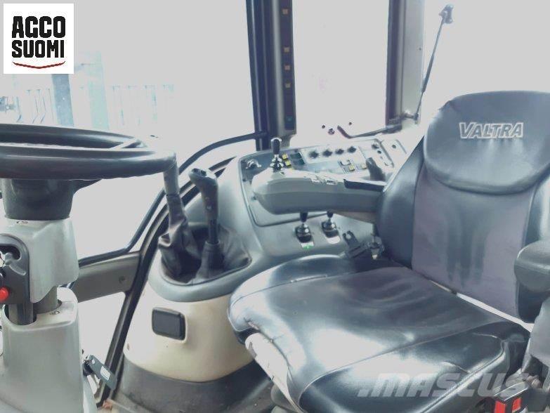 Valtra M130 Traktoren