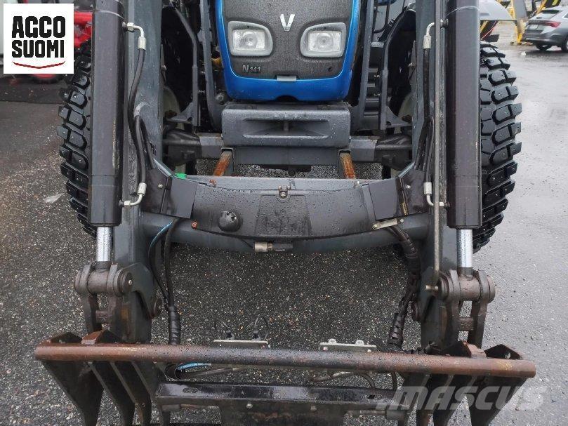 Valtra N141 H Traktoren