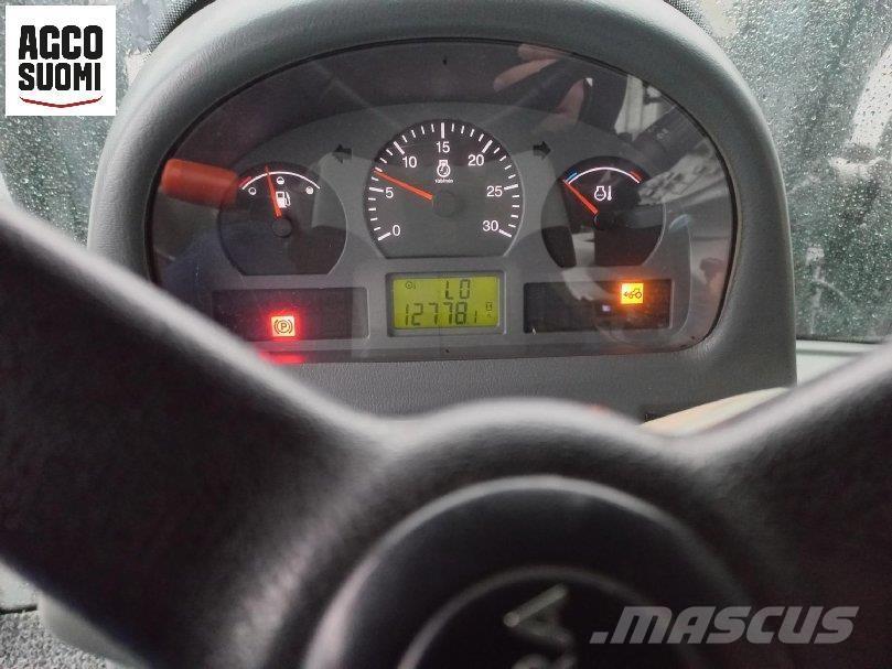 Valtra N141 H Traktoren