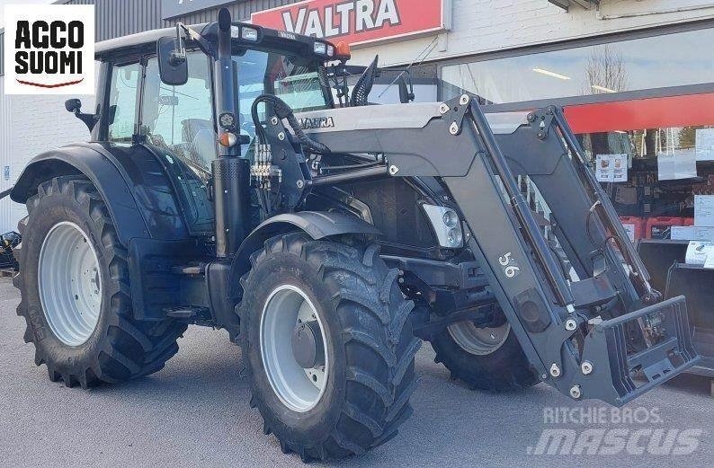 Valtra N163 VERSU Traktoren