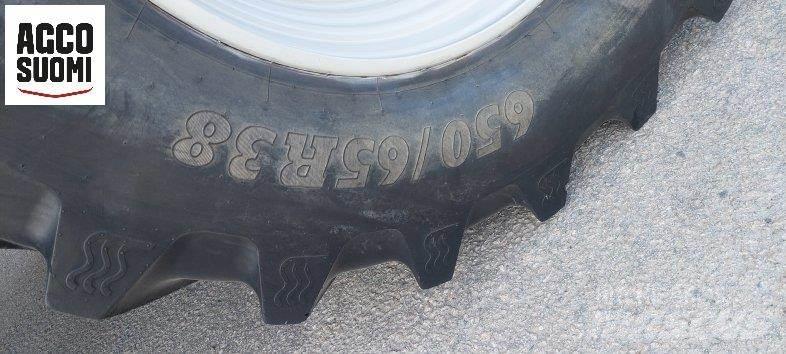 Valtra N163 VERSU Traktoren