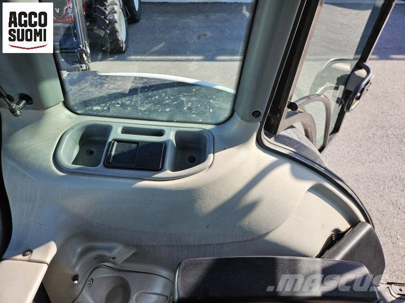 Valtra T151 EH Traktoren