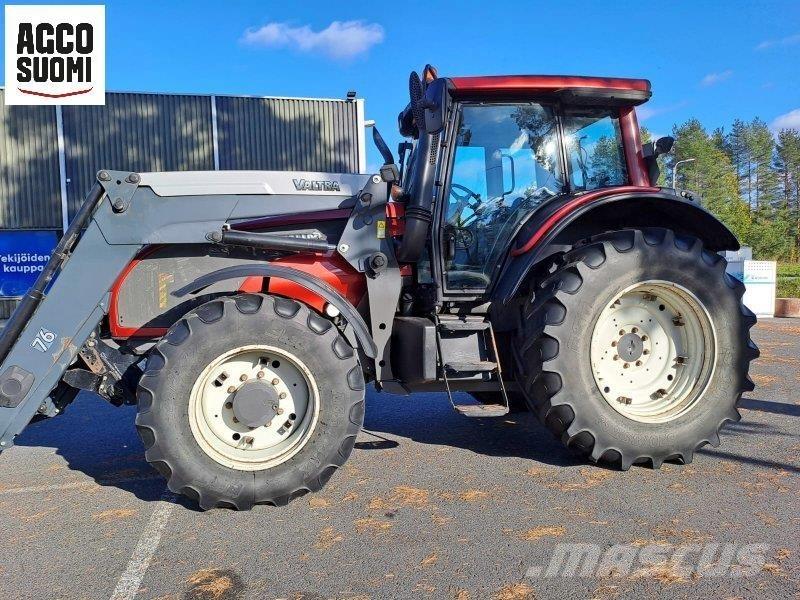 Valtra T151 HT Traktoren