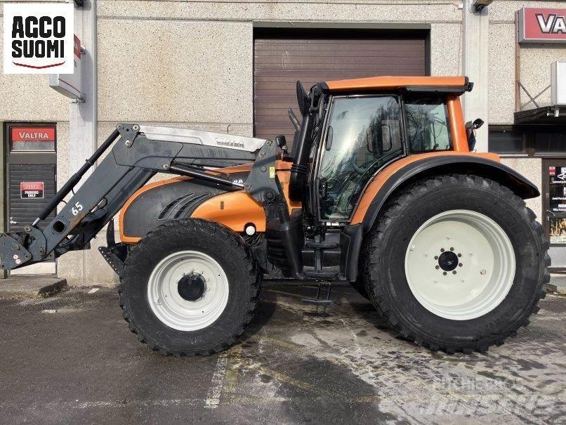 Valtra T162 VERSU Traktoren