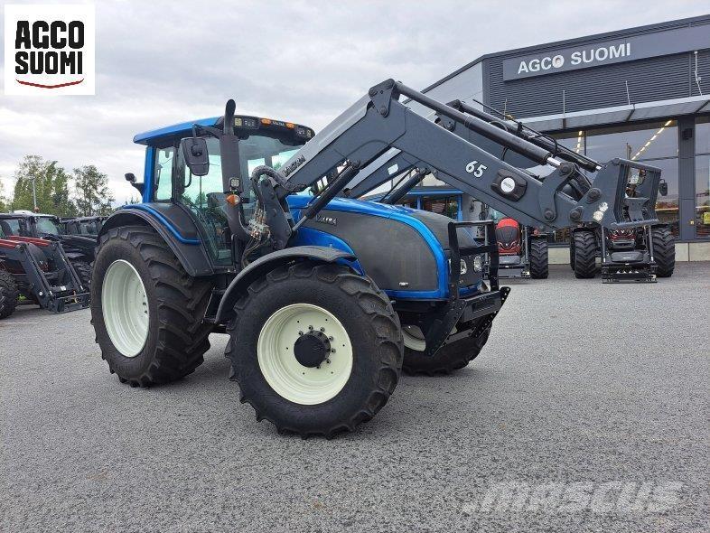 Valtra T171 HITECH Traktoren
