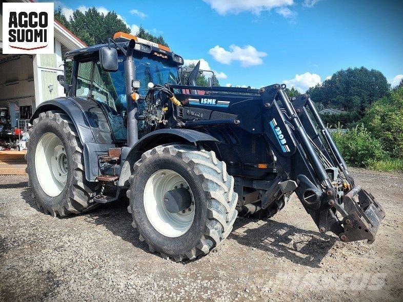Valtra T213 VERSU Traktoren