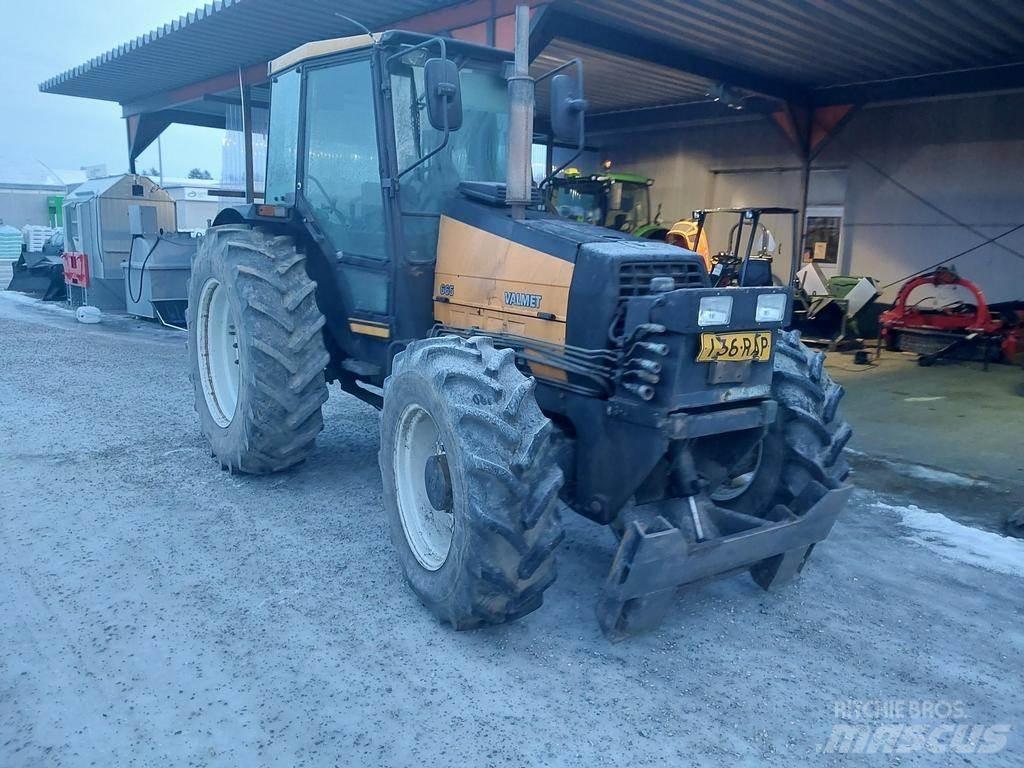 Valmet 665 Traktoren