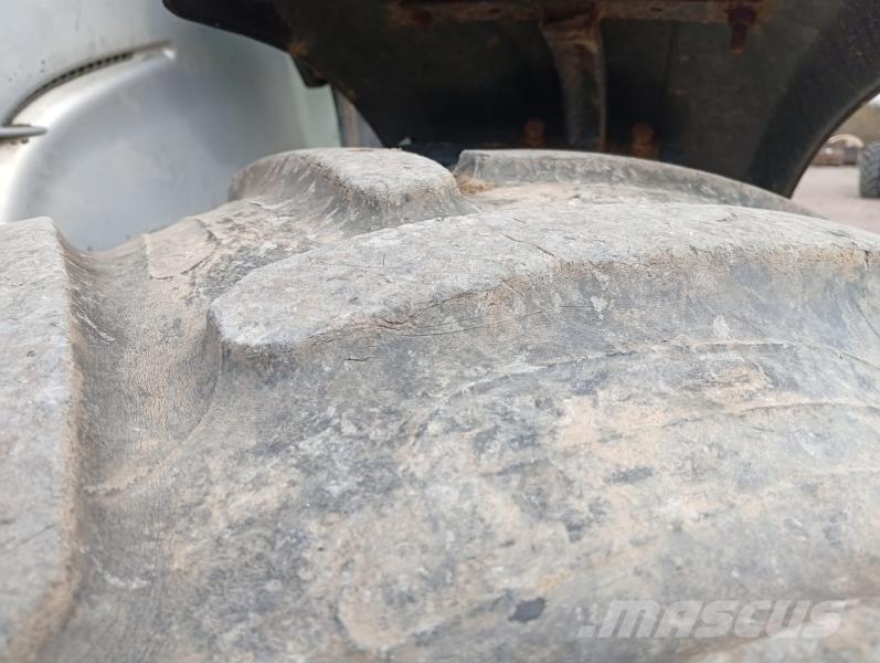 Valtra N122 Traktoren