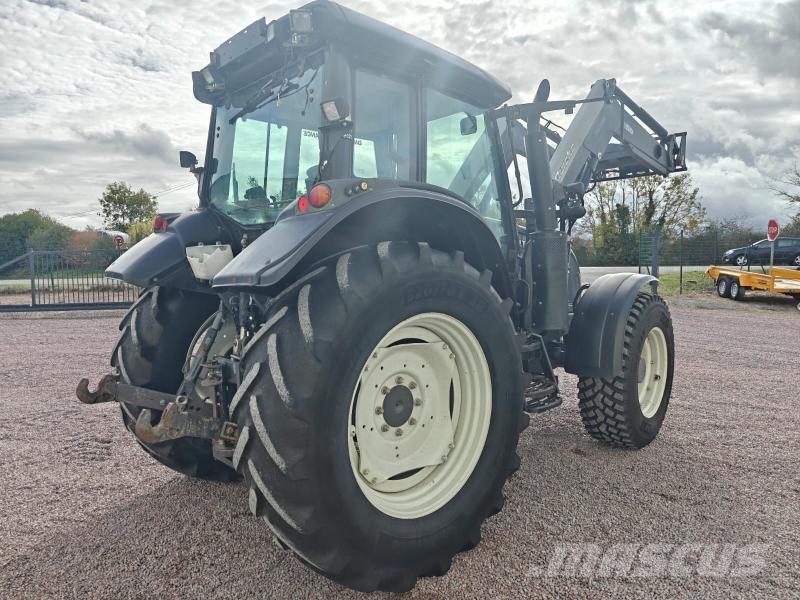 Valtra N123 Traktoren