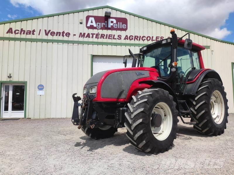 Valtra T151 Traktoren