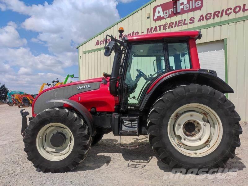 Valtra T151 Traktoren