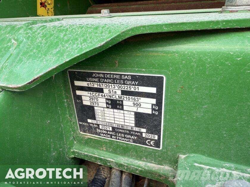 John Deere F441M Rundballenpressen