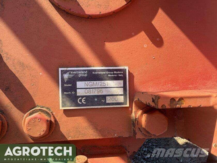 Kverneland NGM 251 Traktoren