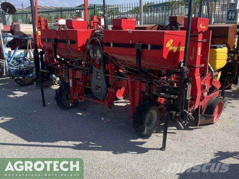 MaterMacc MS 8000 Traktoren