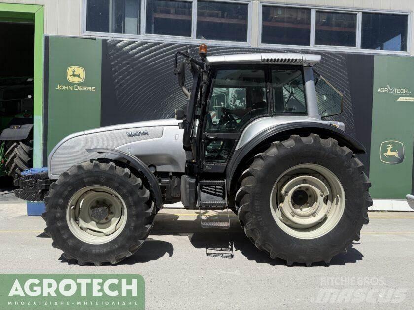 Valtra T120-4 Traktoren