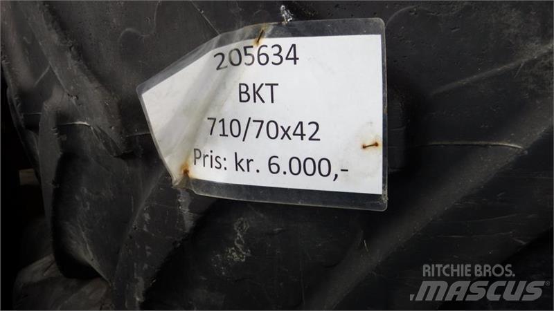 BKT 710/70R42 Reifen
