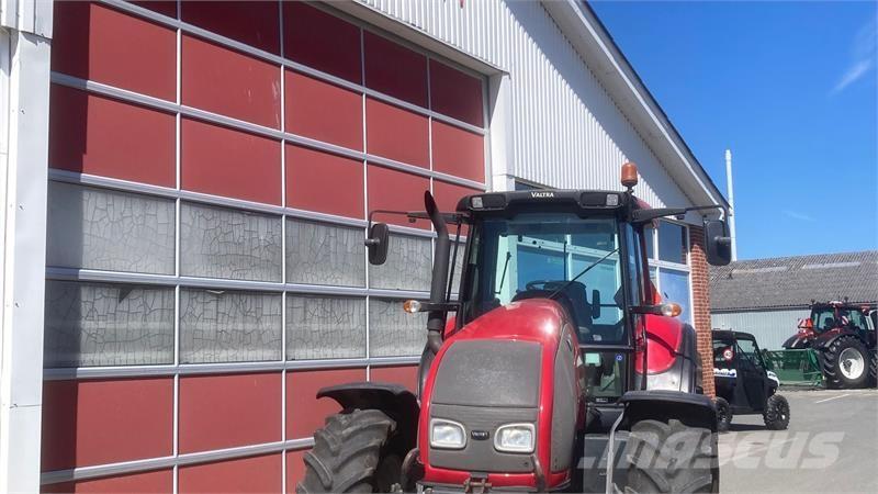 Valtra T130 Traktoren