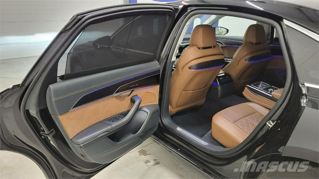Audi A8 PKWs