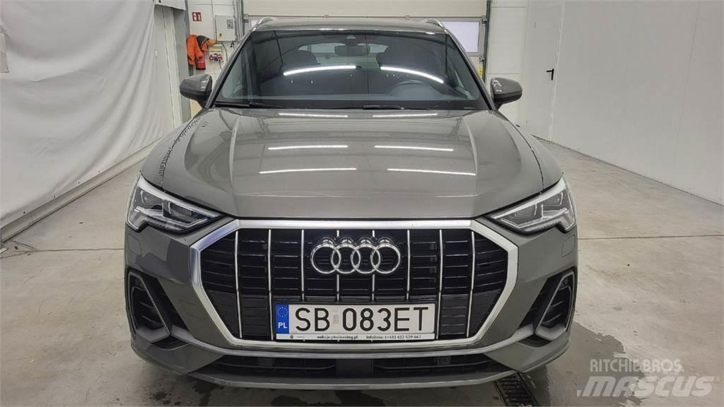 Audi Q3 PKWs