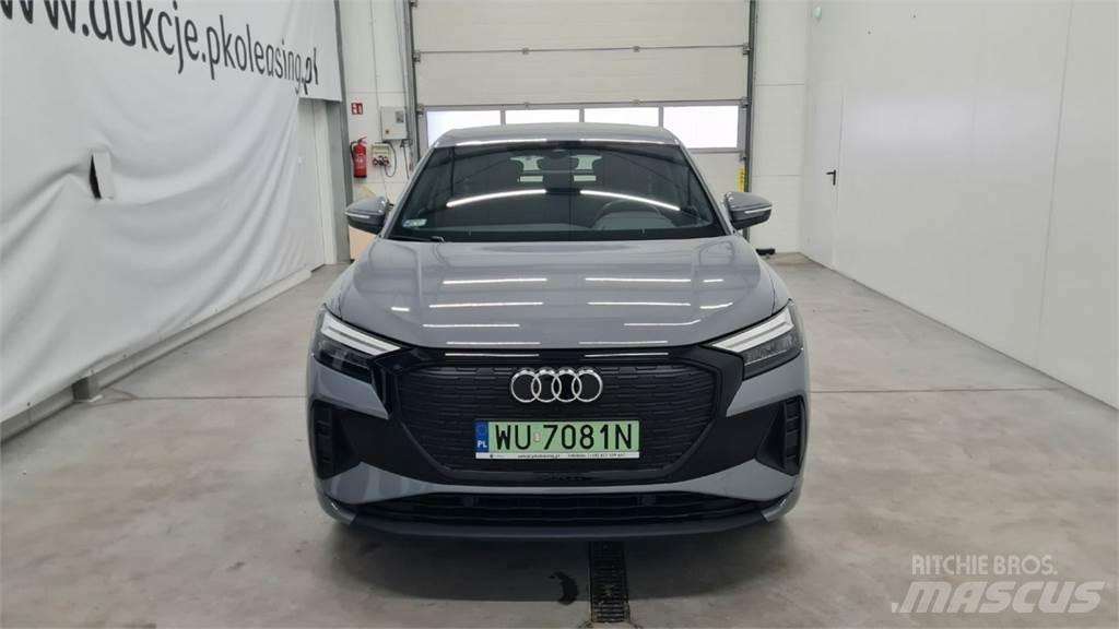 Audi Q4 PKWs