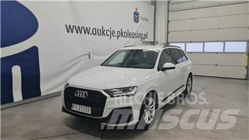 Audi Q7 PKWs