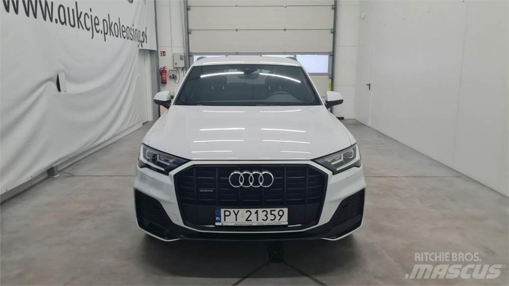Audi Q7 PKWs