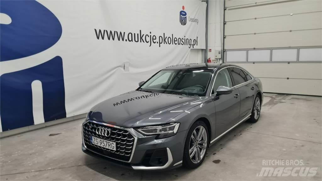 Audi S8 PKWs