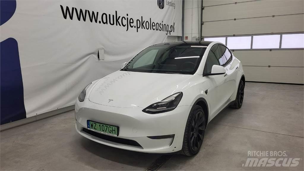 Tesla Y PKWs