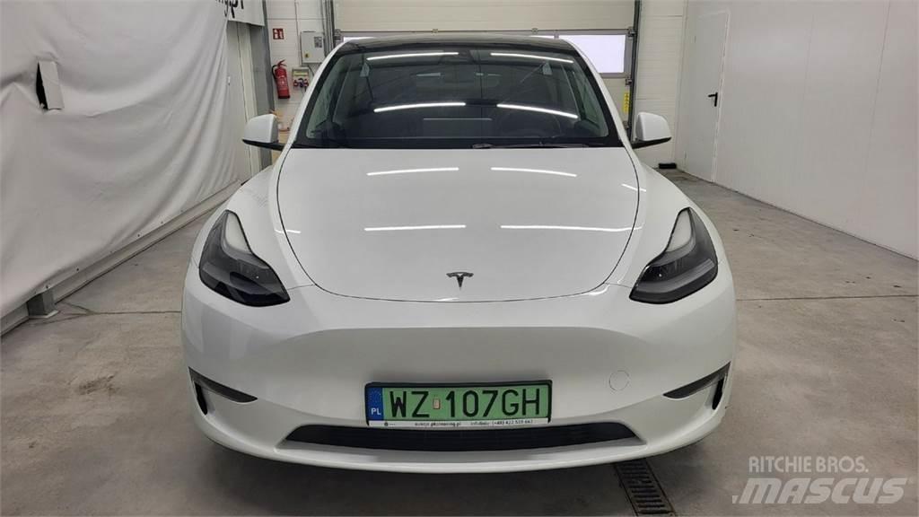 Tesla Y PKWs