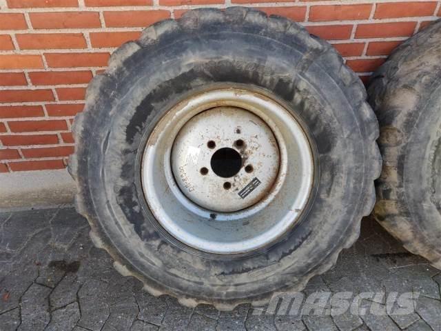  18 365/70R18 Reifen